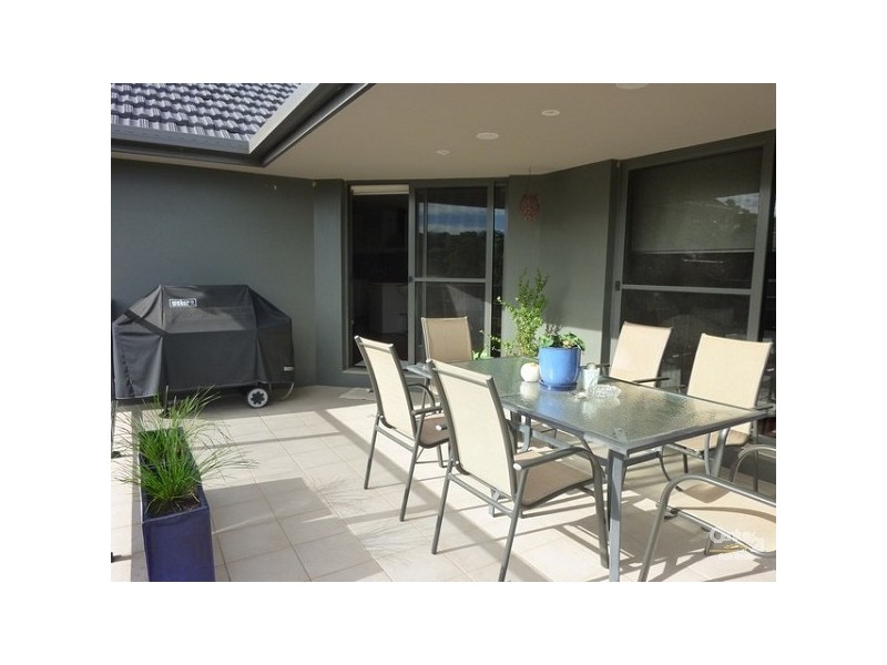 2/2 Vince Place, Malua Bay NSW 2536