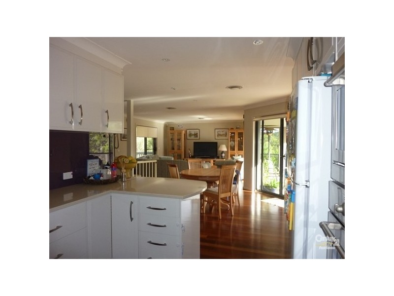 2/2 Vince Place, Malua Bay NSW 2536