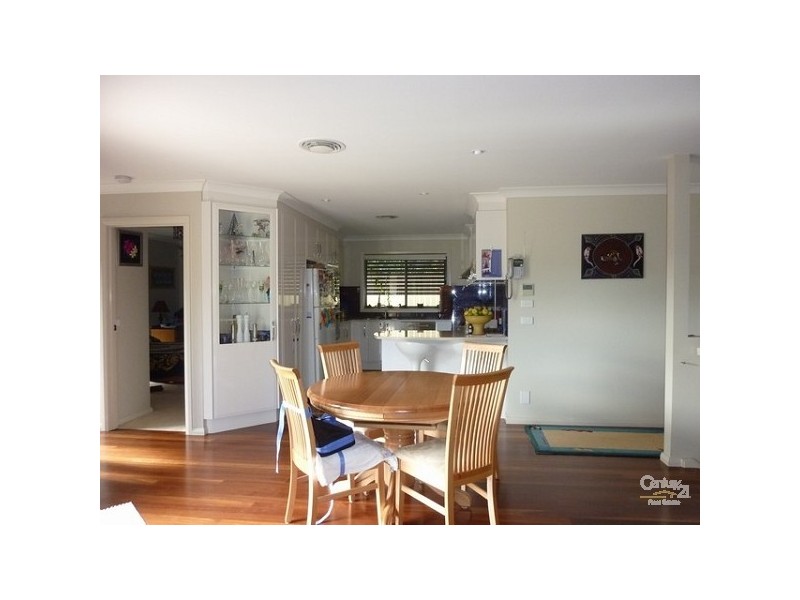 2/2 Vince Place, Malua Bay NSW 2536