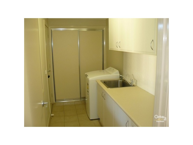 2/2 Vince Place, Malua Bay NSW 2536