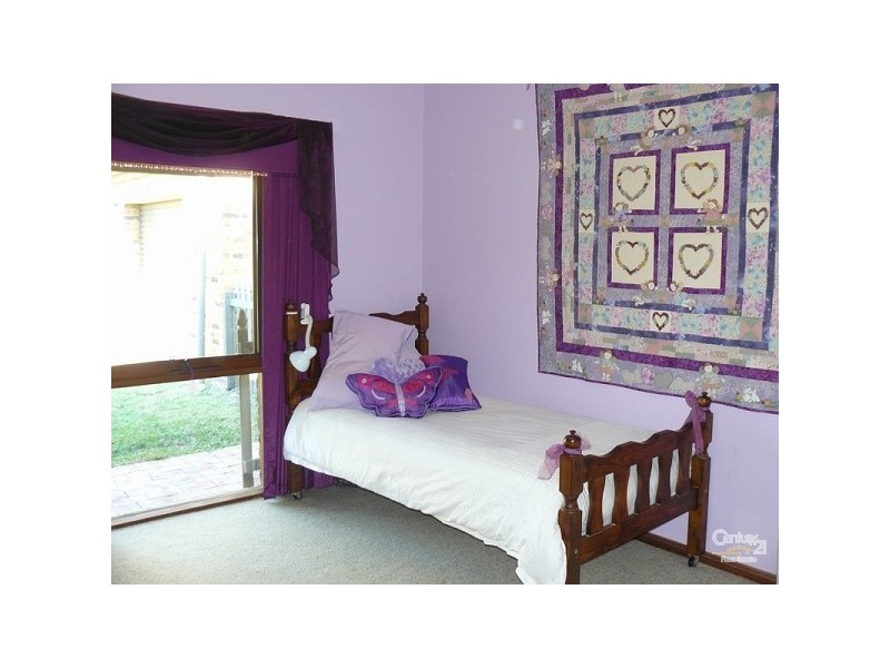 2 Kauzal Crescent, Surf Beach NSW 2536