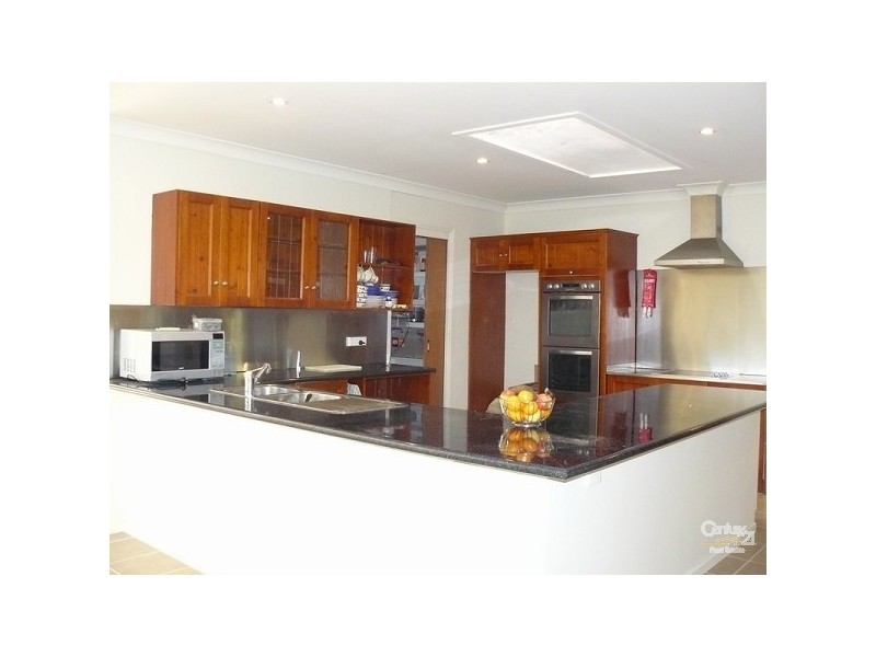 4 Paul Pl, Batehaven NSW 2536