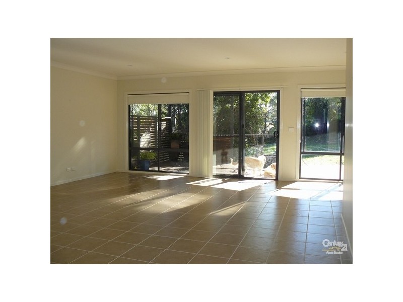 4 Paul Pl, Batehaven NSW 2536