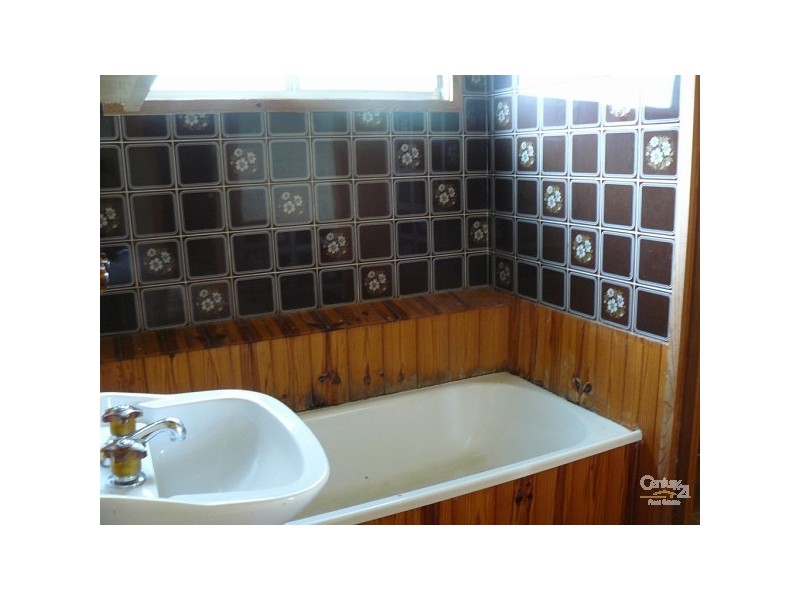 9 Tallawang Avenue, Malua Bay NSW 2536