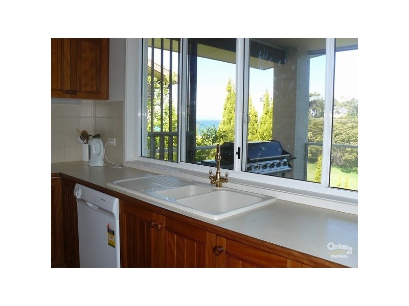 573 George Bass Dr, Malua Bay NSW 2536