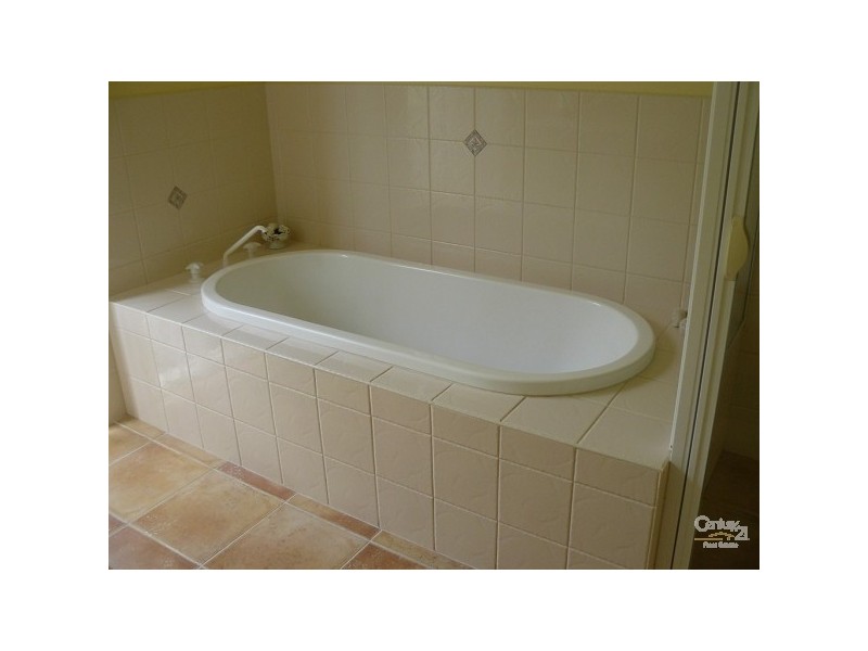 1 River Link Road, Mossy Point NSW 2537