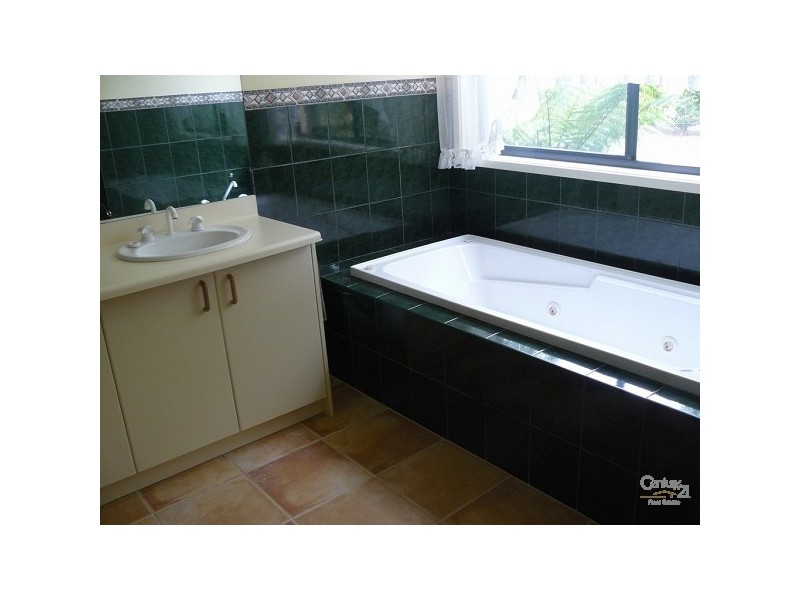 1 River Link Road, Mossy Point NSW 2537