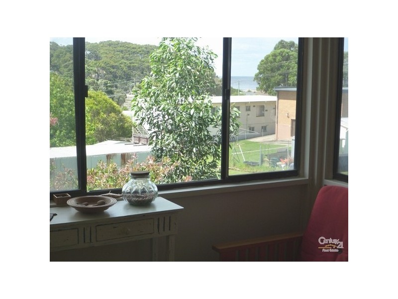 10 Muwarra Ave, Malua Bay NSW 2536