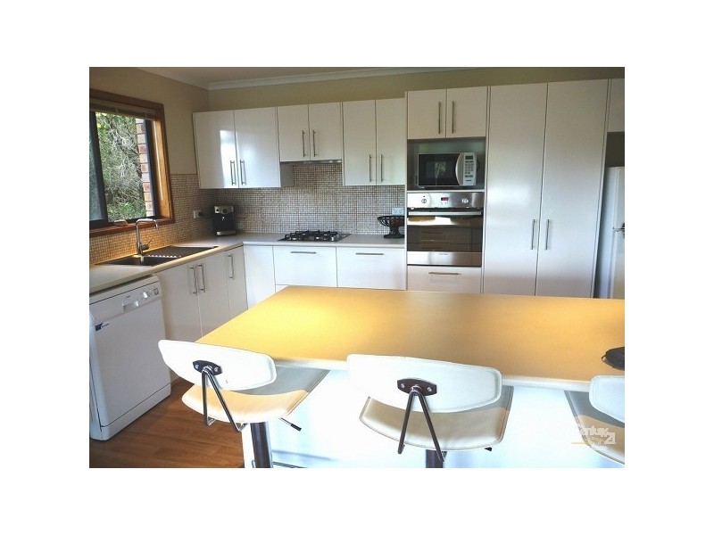 10 Muwarra Ave, Malua Bay NSW 2536