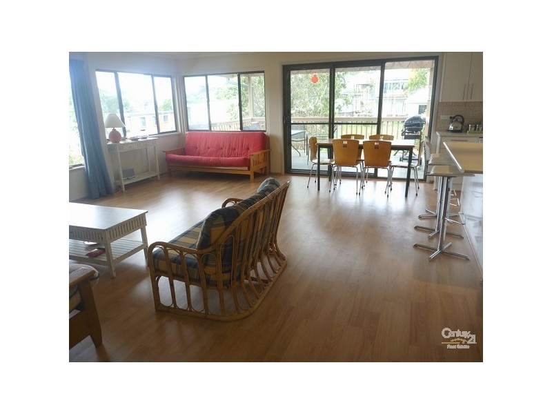 10 Muwarra Ave, Malua Bay NSW 2536