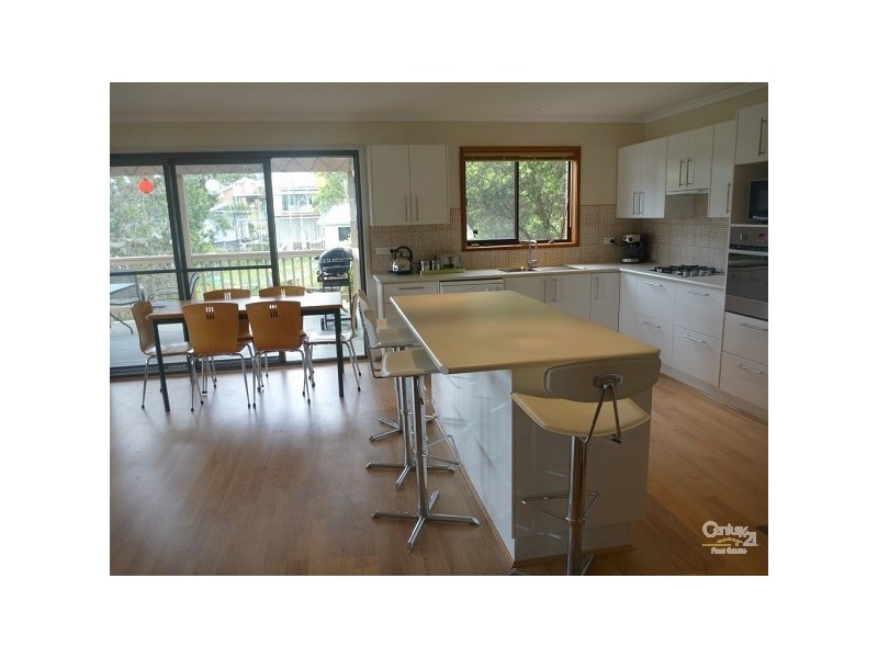 10 Muwarra Ave, Malua Bay NSW 2536