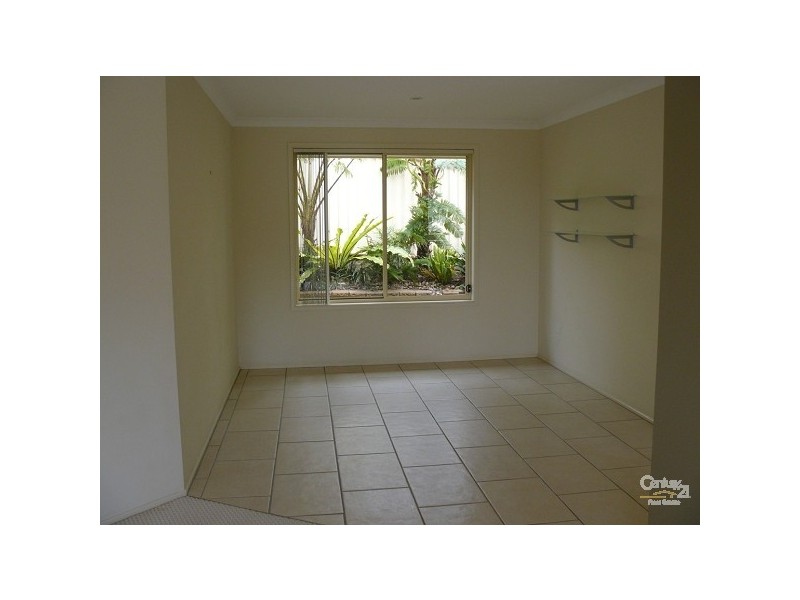 10 Henry Place, Long Beach NSW 2536