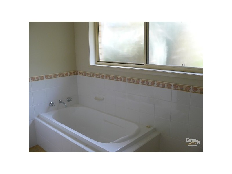10 Henry Place, Long Beach NSW 2536