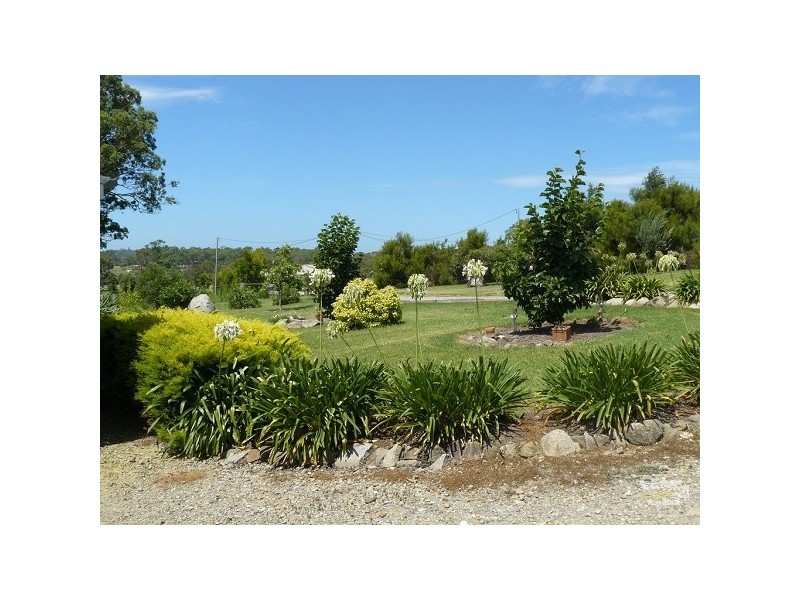 14 Yongara Place, Moruya NSW 2537