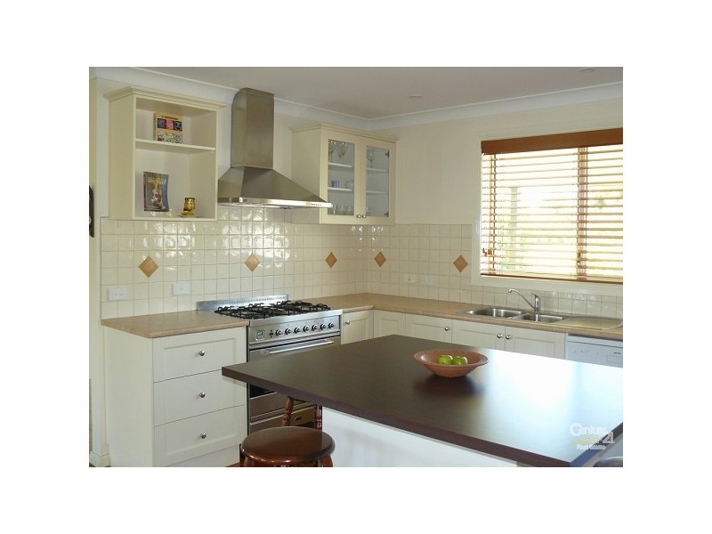 14 Yongara Place, Moruya NSW 2537