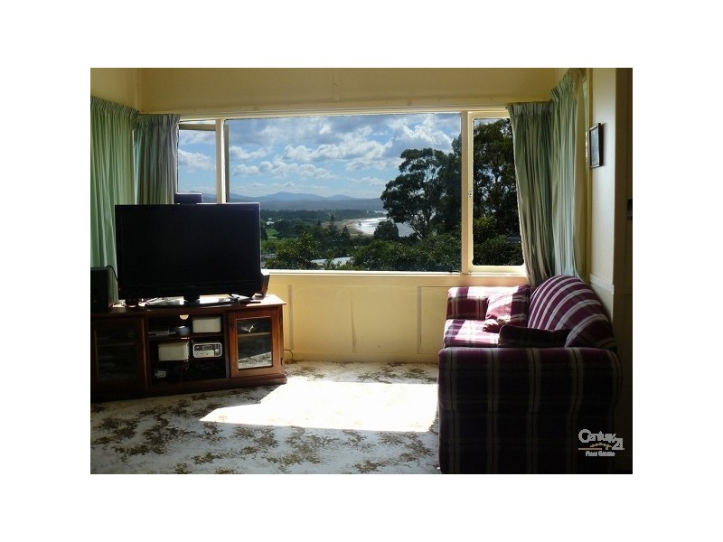 10 Crag Road, Batehaven NSW 2536