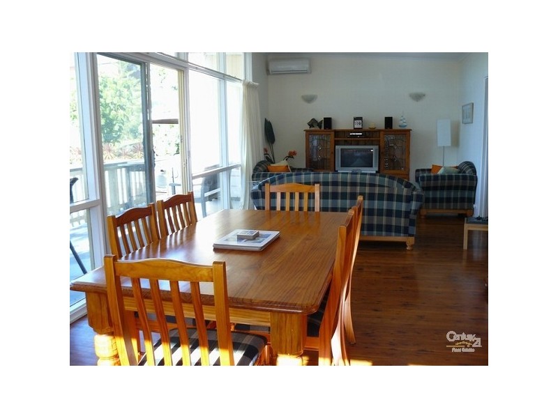 5 Waroo Crescent, Malua Bay NSW 2536