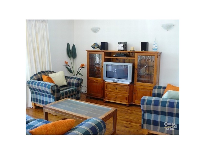 5 Waroo Crescent, Malua Bay NSW 2536