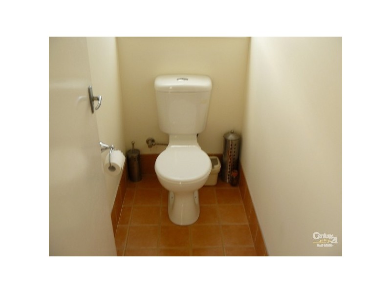 5 Waroo Crescent, Malua Bay NSW 2536