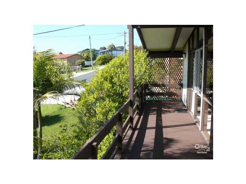 10 Yugura Street, Malua Bay NSW 2536