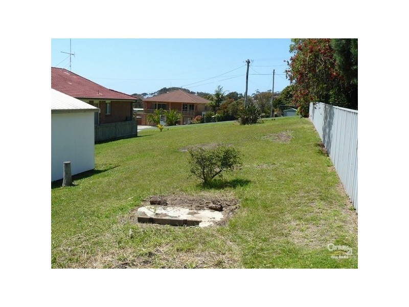 12 Yugura Street, Malua Bay NSW 2536