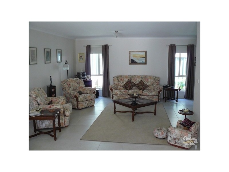 5 Hartog Place, Sunshine Bay NSW 2536