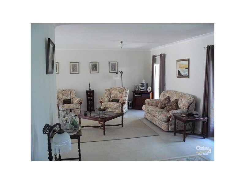 5 Hartog Place, Sunshine Bay NSW 2536