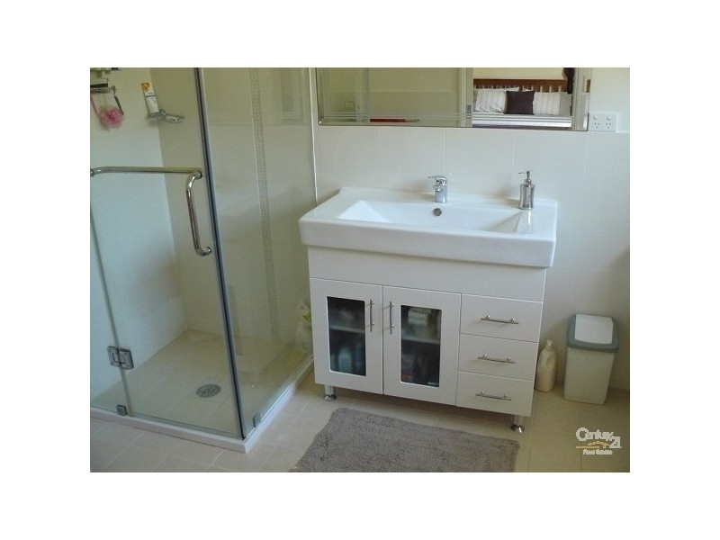 5 Hartog Place, Sunshine Bay NSW 2536