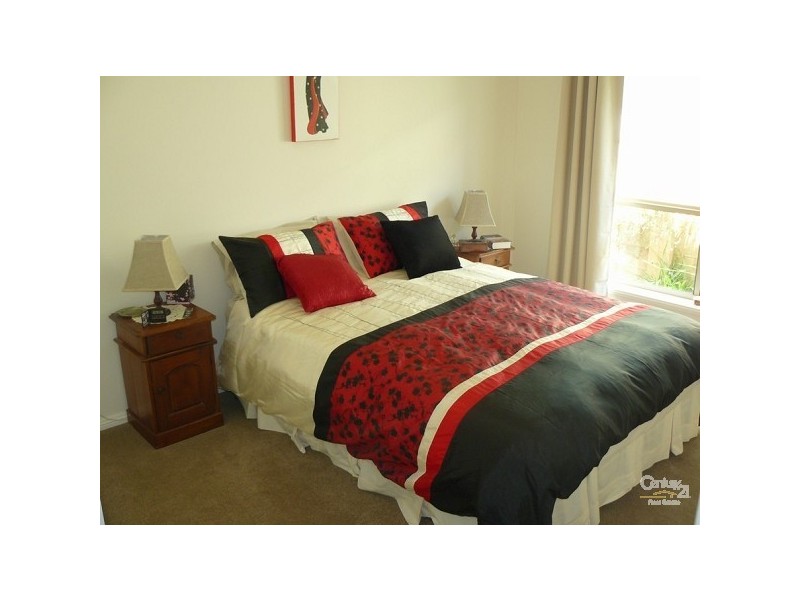 5 Hartog Place, Sunshine Bay NSW 2536