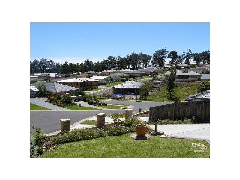 5 Hartog Place, Sunshine Bay NSW 2536