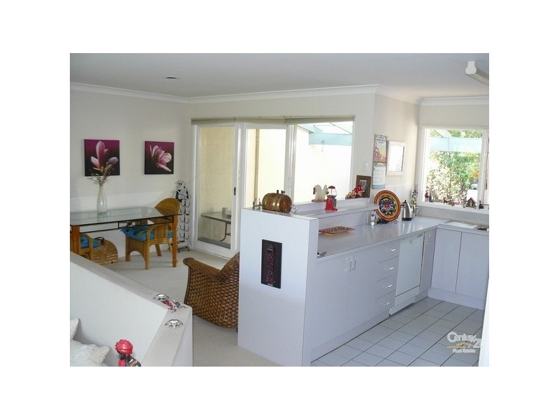 2 /12-18 Newth Place, Surf Beach NSW 2536