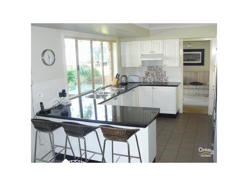 5 Eyre Place, Sunshine Bay NSW 2536