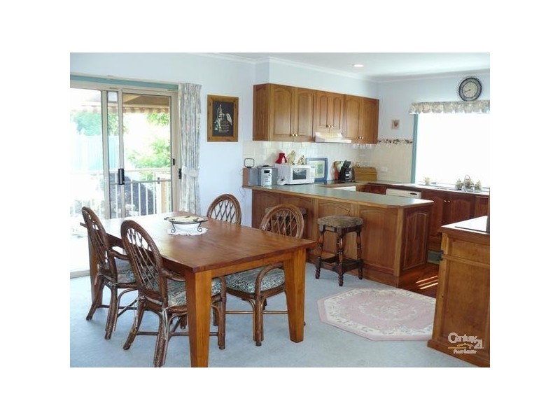555 George Bass Drive, Malua Bay NSW 2536