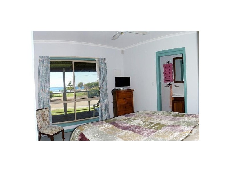 555 George Bass Drive, Malua Bay NSW 2536