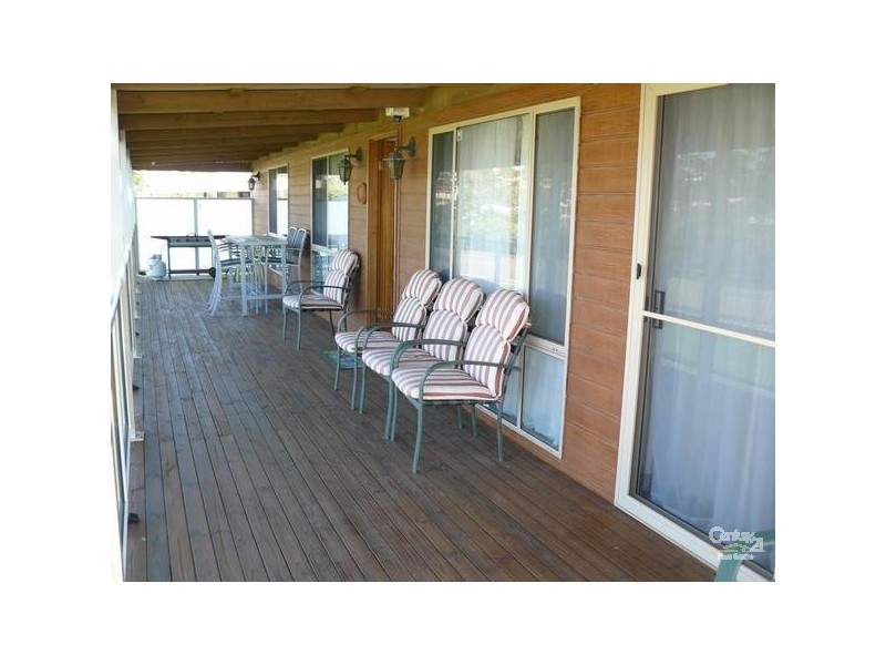 555 George Bass Drive, Malua Bay NSW 2536