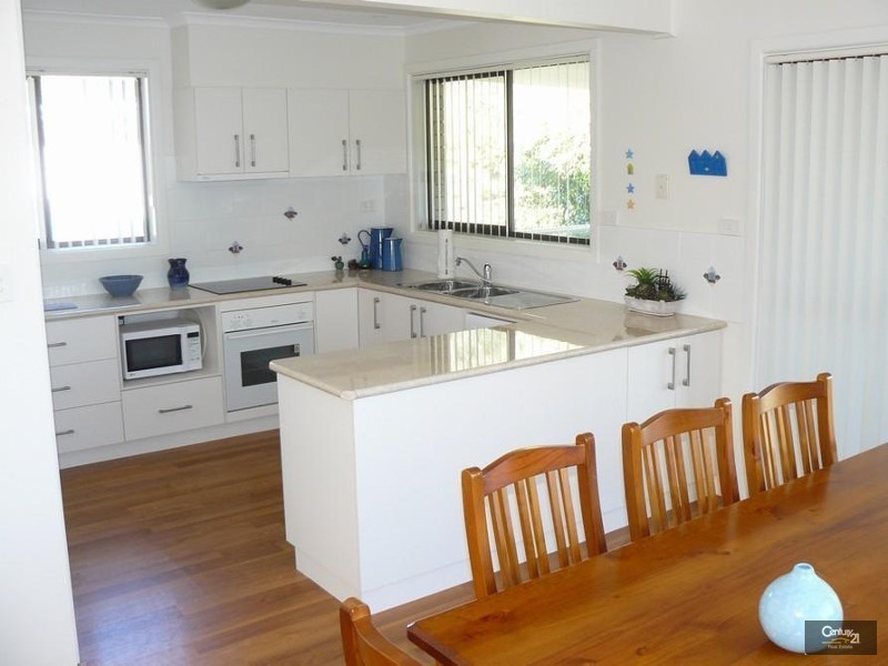 27 Fairview Drive, Lilli Pilli NSW 2536