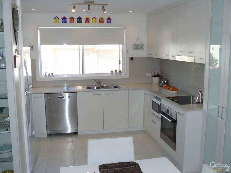 2/44 Parker Avenue, Surf Beach NSW 2536