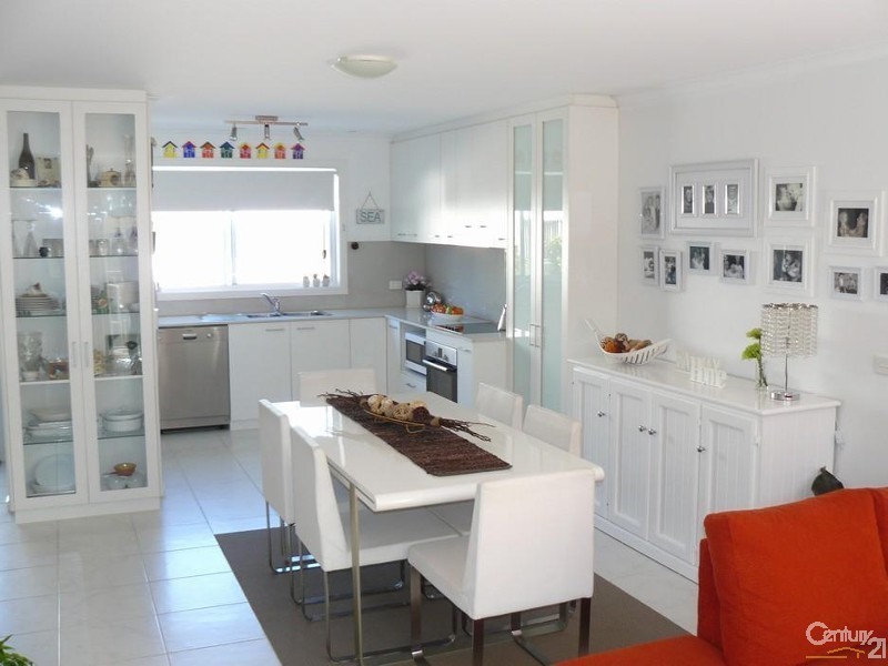 2/44 Parker Avenue, Surf Beach NSW 2536