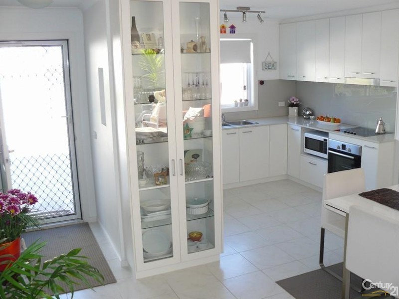 2/44 Parker Avenue, Surf Beach NSW 2536