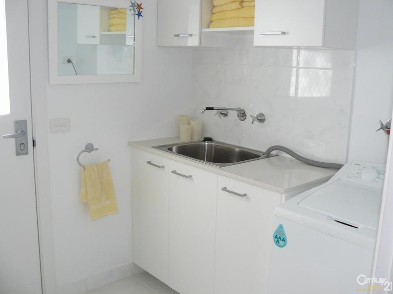 2/44 Parker Avenue, Surf Beach NSW 2536