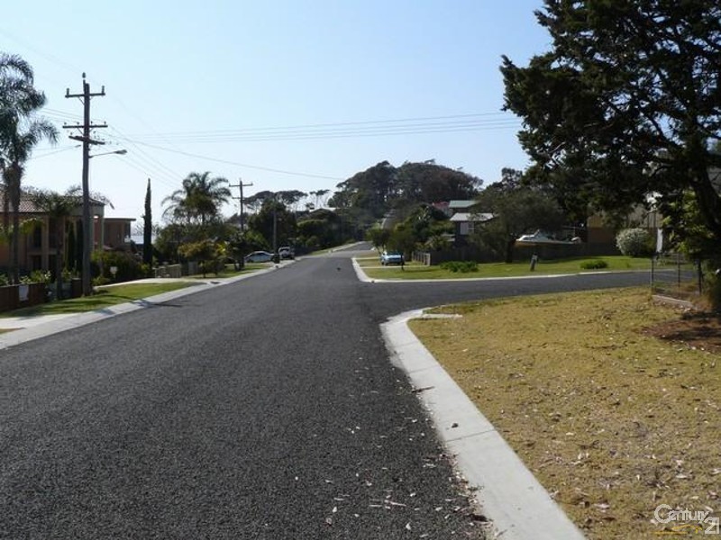 29 Yugura Street, Malua Bay NSW 2536