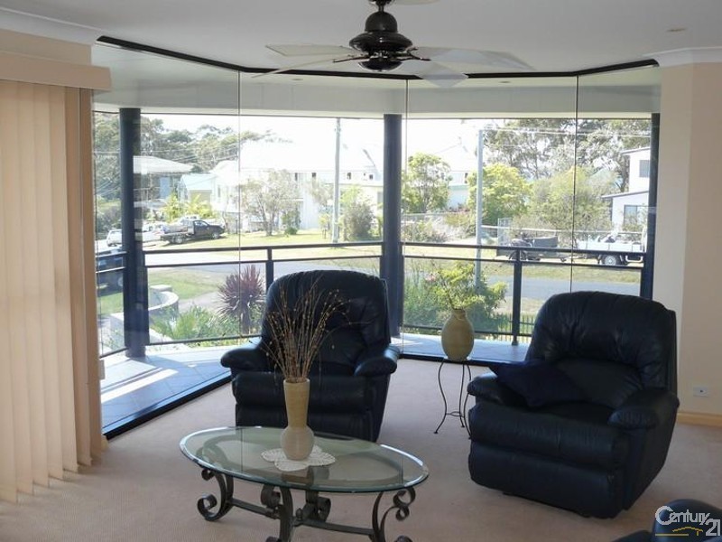 43 Karoo Crescent, Malua Bay NSW 2536