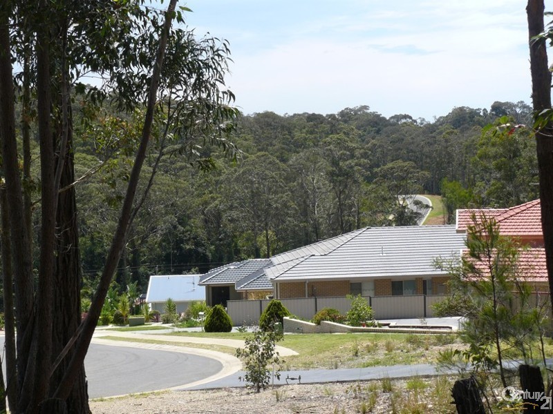 16 Rosemary Close, Malua Bay NSW 2536