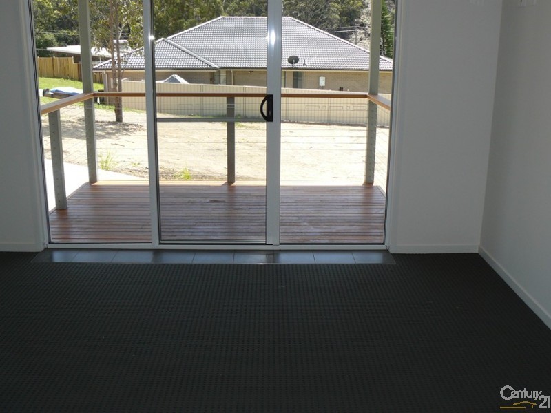 2/8 Elandra Place, Malua Bay NSW 2536