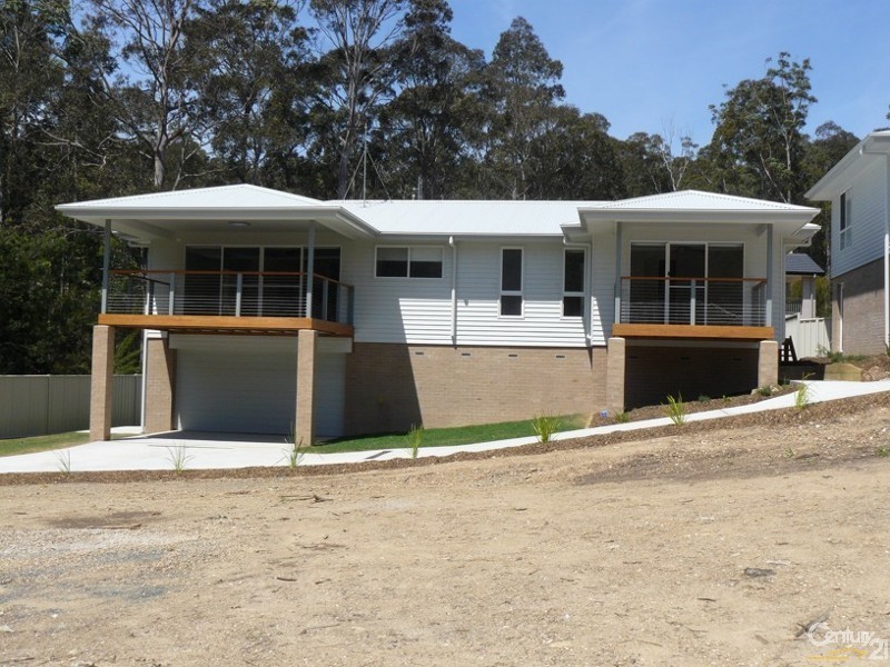 2/8 Elandra Place, Malua Bay NSW 2536
