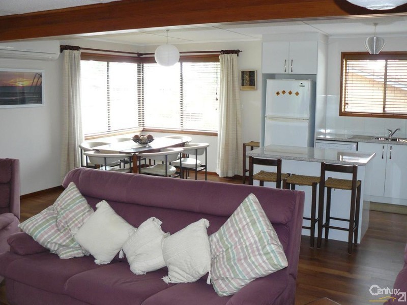 630 Beach Road, Surf Beach NSW 2536