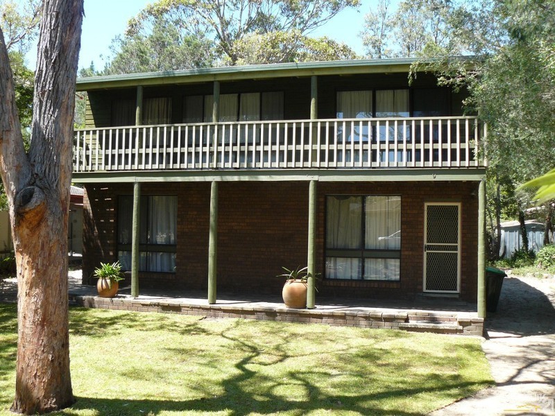 9 Larmer Close, Broulee NSW 2537
