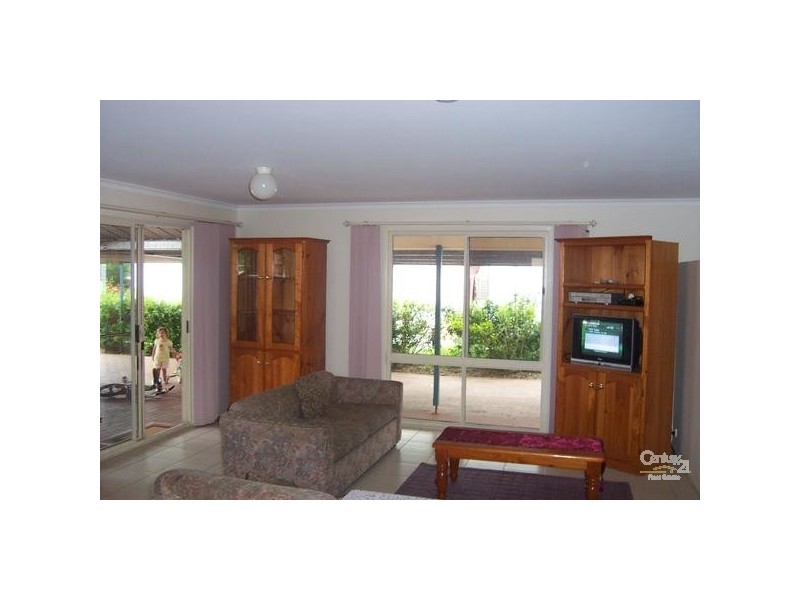 12 Country Club Dr, Catalina NSW 2536