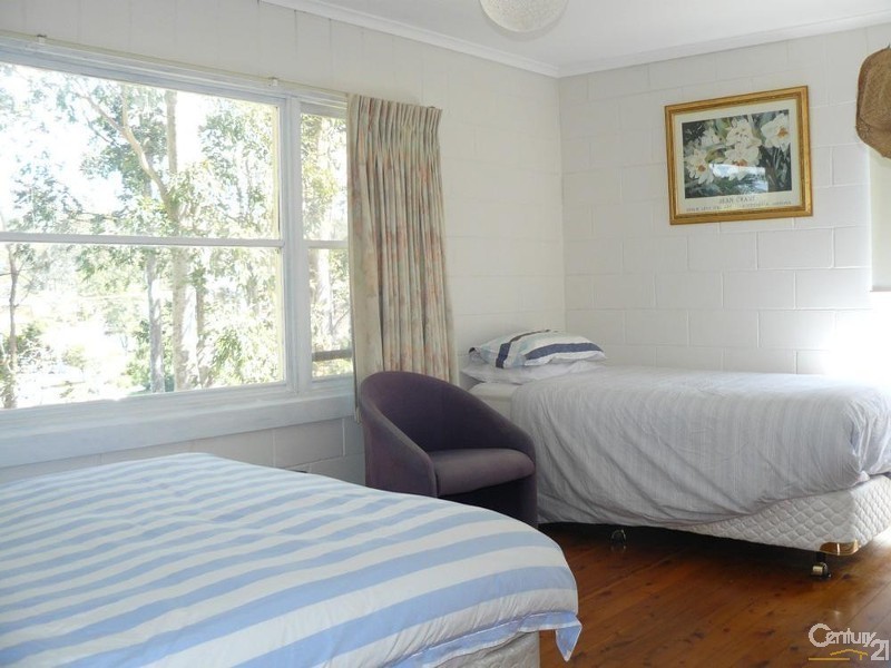 643 Beach Road, Surf Beach NSW 2536