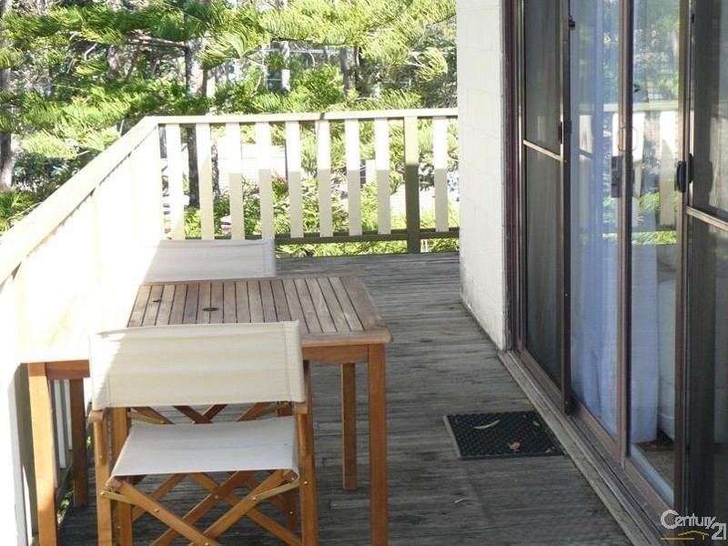 643 Beach Road, Surf Beach NSW 2536